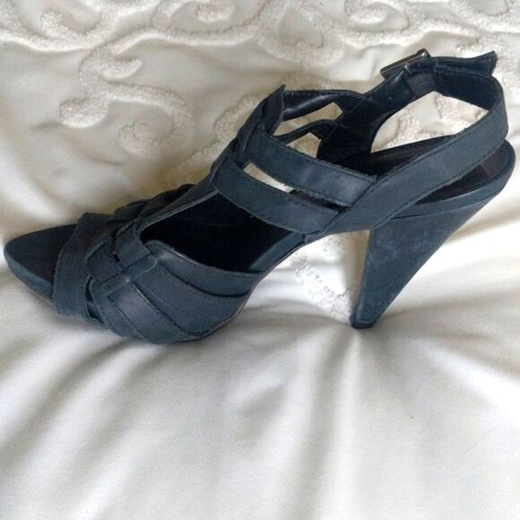 Trouve Leather Gladiator Strap Stiletto Sandal - Picture 3 of 13